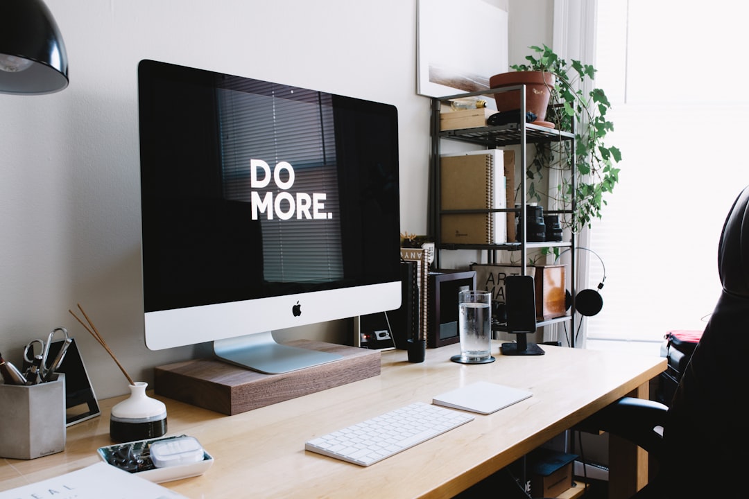 SEO pour e-commerce : améliorer visibilité et conversion.